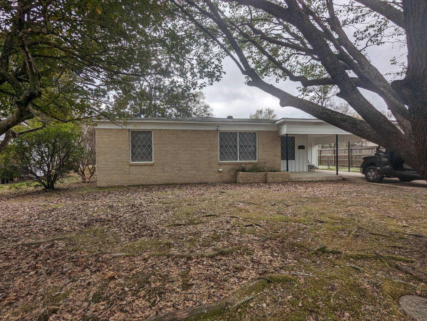 Texarkana House: 1106 E. 33rd Street
