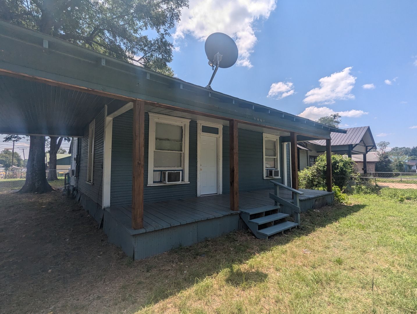 Texarkana House: 2001 M L King Blvd.