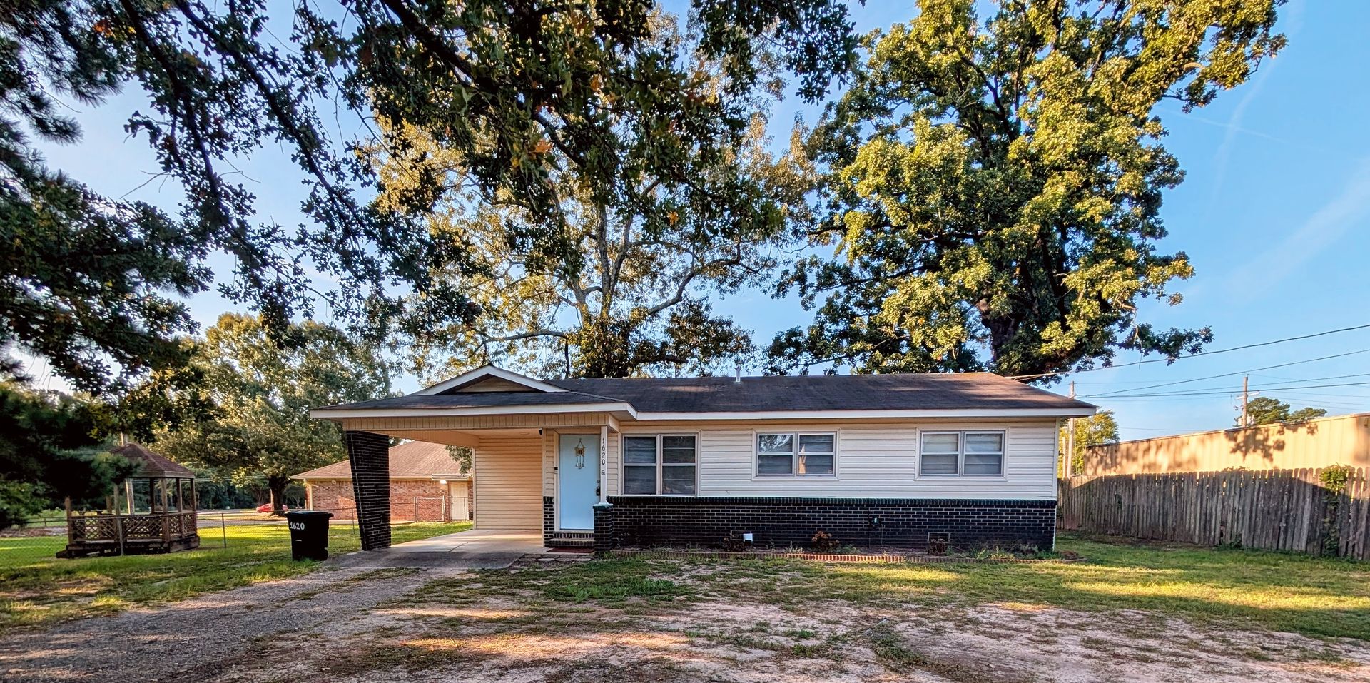 Texarkana House: 1620 E. 40th Street