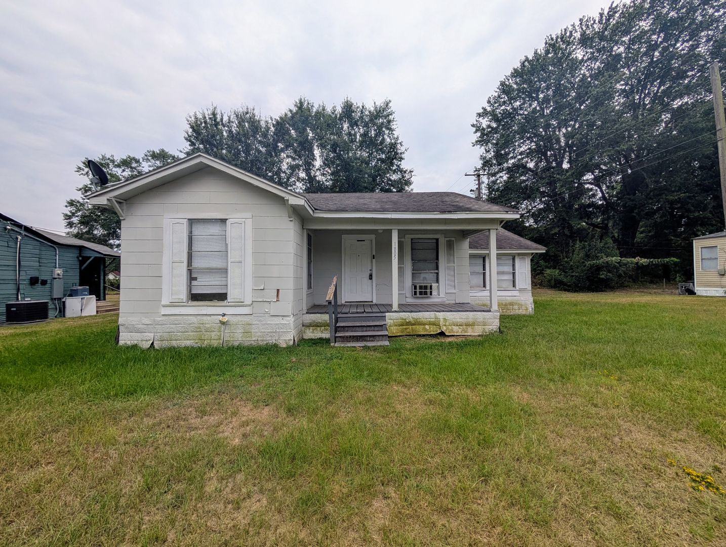 Texarkana House: 1805 W. 24th