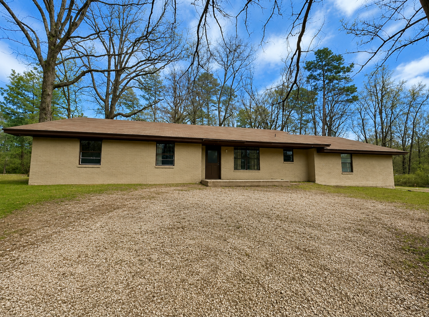 Texarkana House: 6226 Summerhill Rd