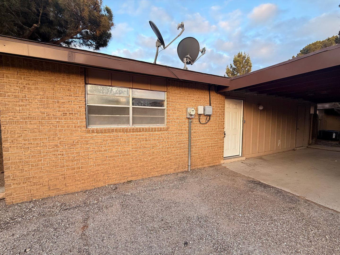 Odessa House: 46-2706B Fair Palms