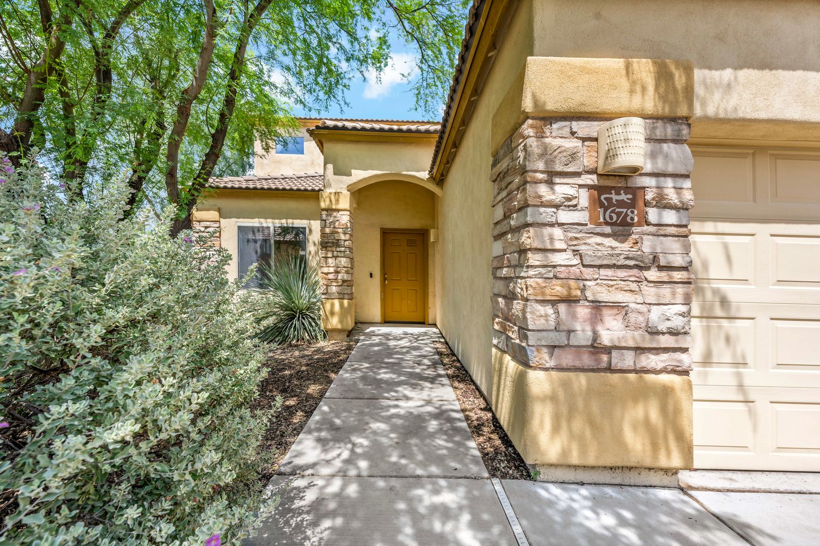 Tucson House: 1678 S San Marcos Pl