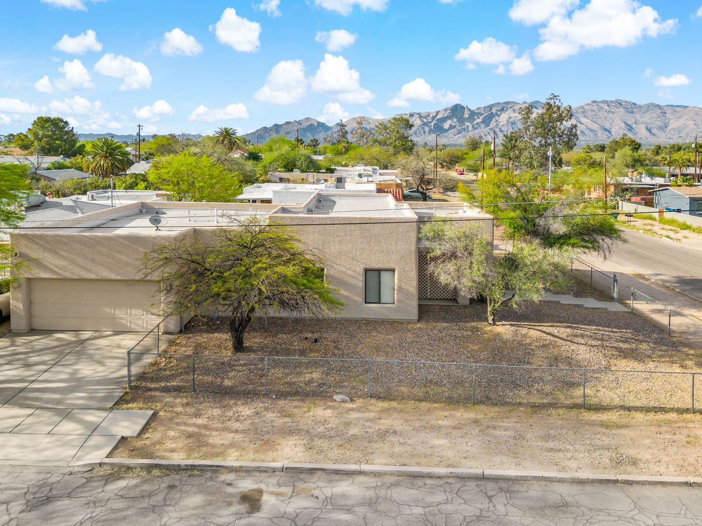 Tucson House: 1317 N Howard Boulevard