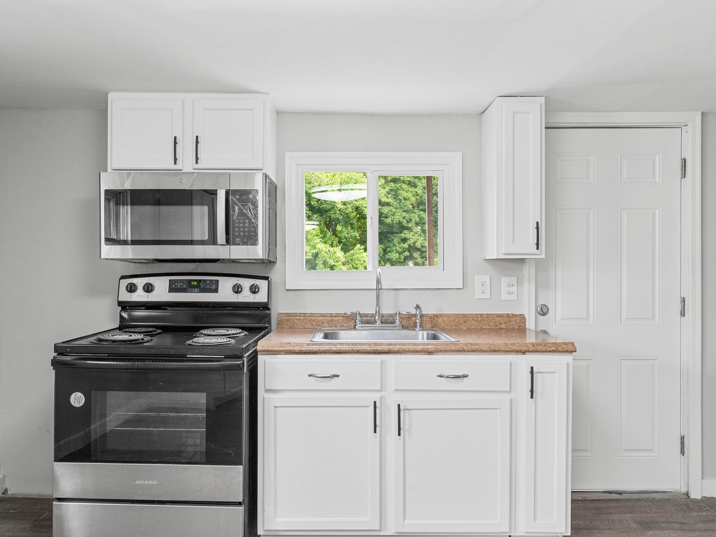 Glassboro Apartment: 120 S Main St.