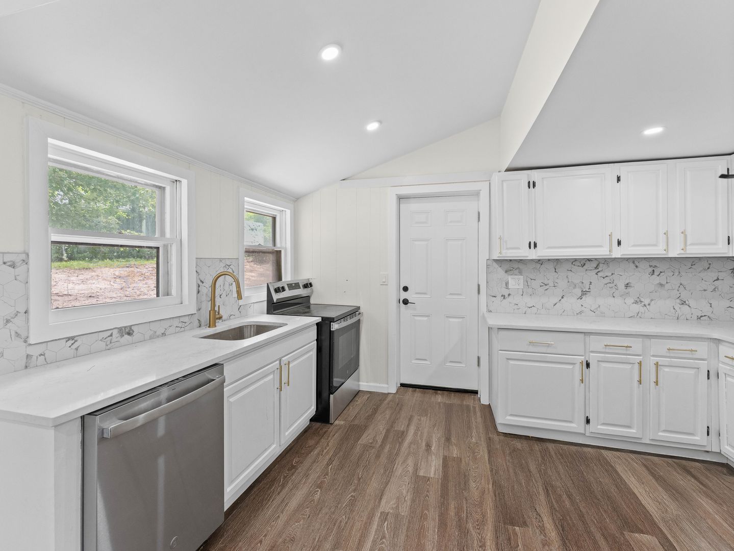 Pine Hill House: 215 Erial Rd
