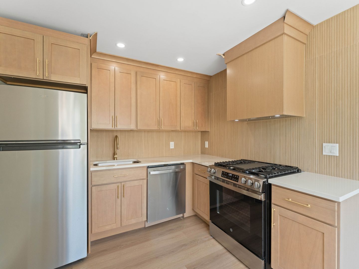 Magnolia House: 607 W Madison Ave