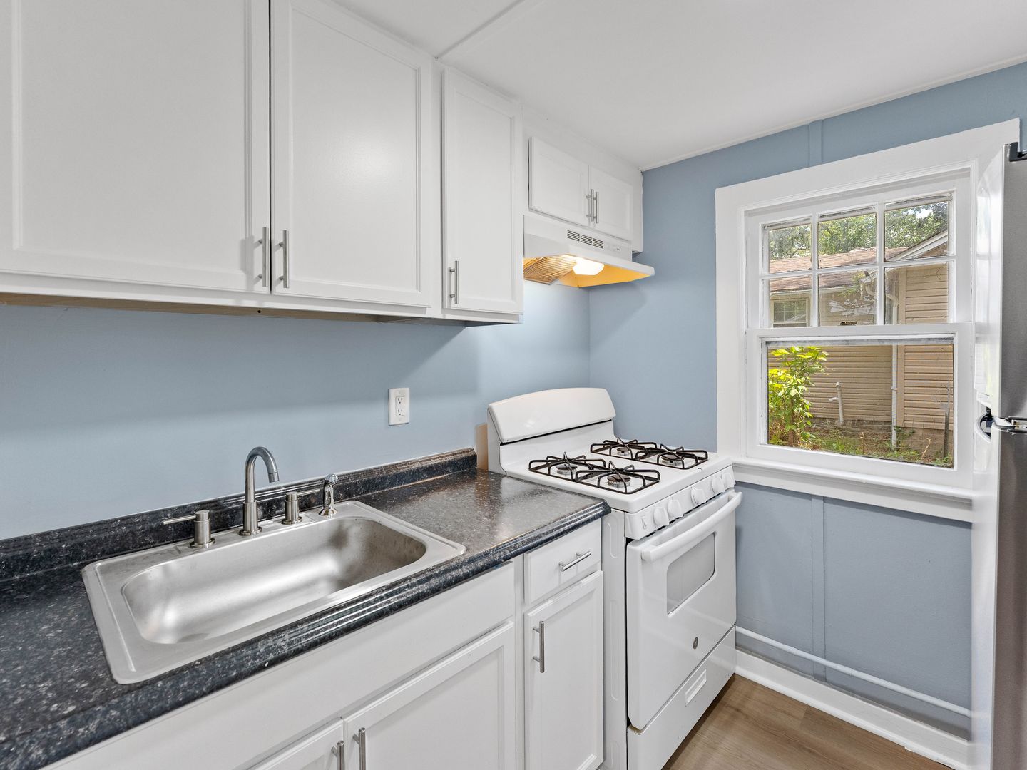 Browns Mills House: 24 Begonia St
