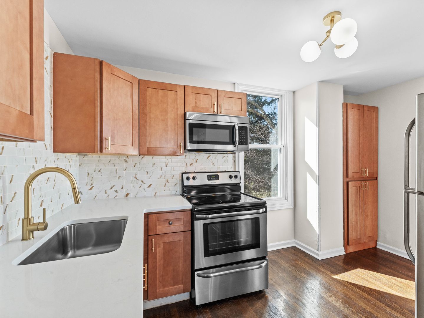 Beverly House: 513 Broad St