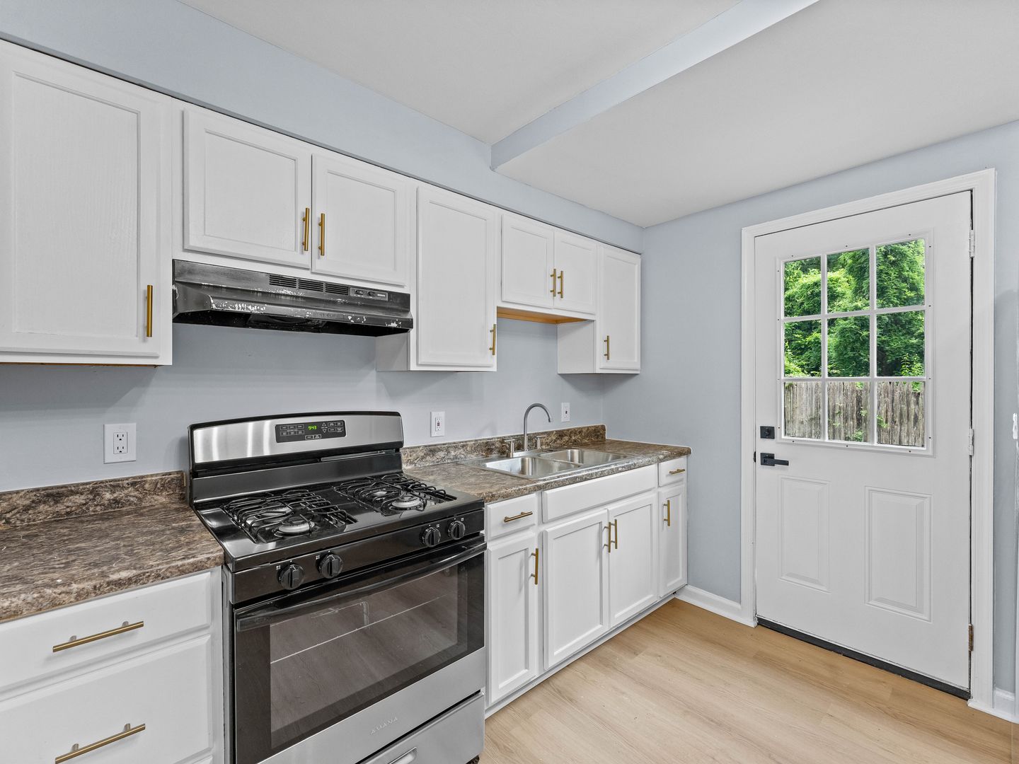 Browns Mills House: 1400 Vine St