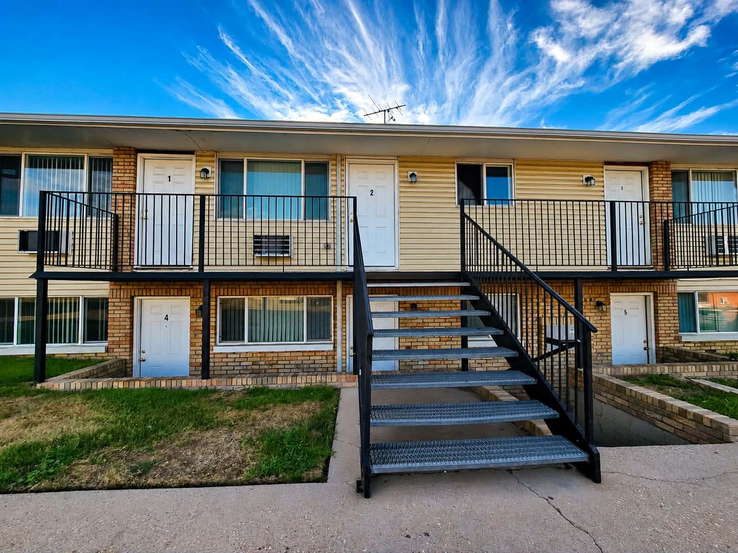 Evans Apartment: 3020 Denver St