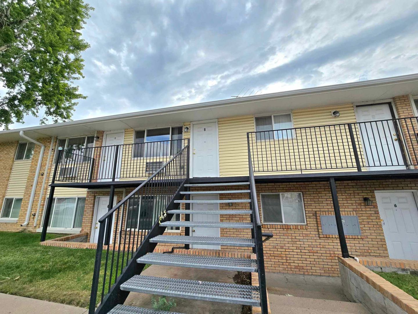 Evans Apartment: 3016 Denver St