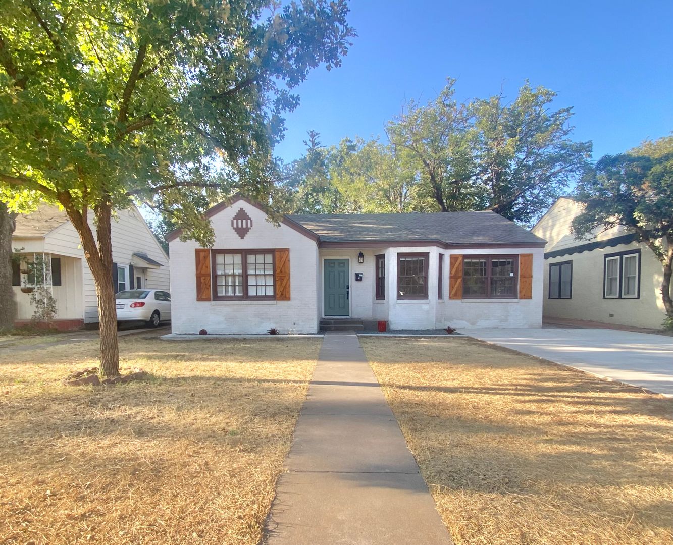 Lubbock House: 2619 25th St