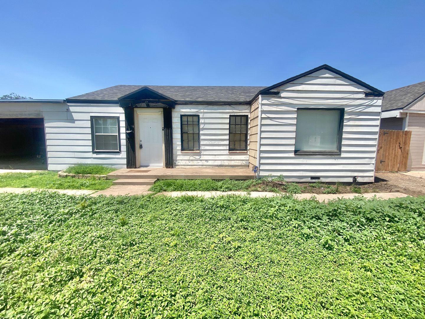 Lubbock Apartment: 3420 27th Street