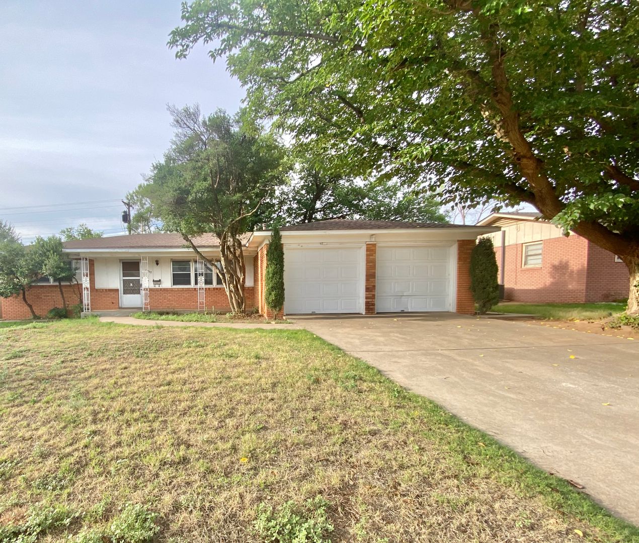 Lubbock House: 4407 27th St