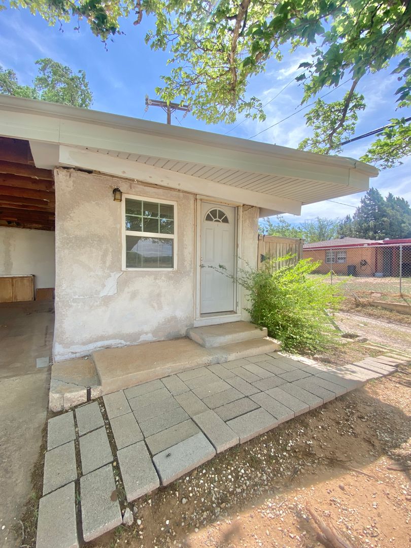 Lubbock Apartment: 2019 42nd St.