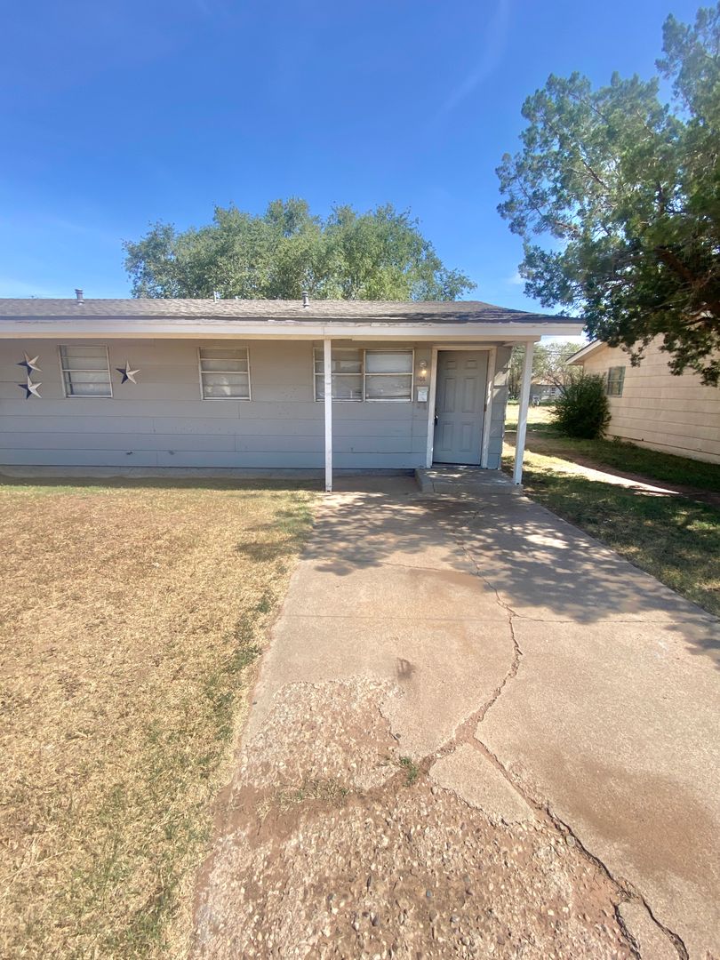Lubbock Apartment: 1108 42nd Street