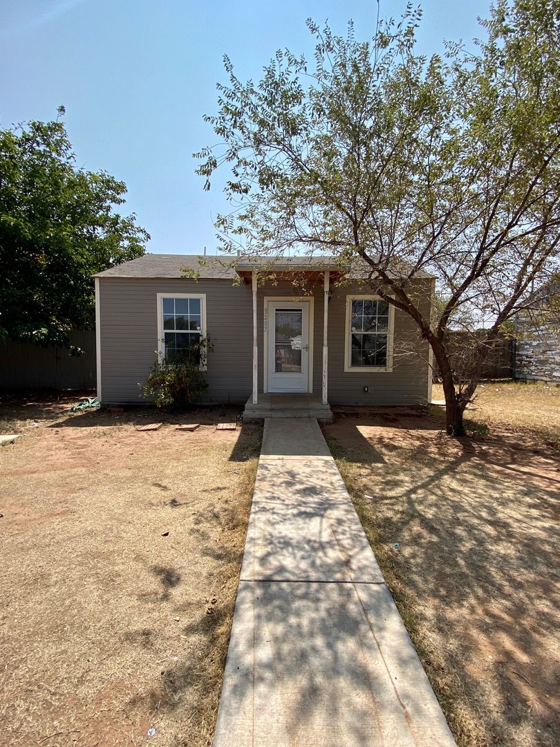 Lubbock House: 3207 Colgate St