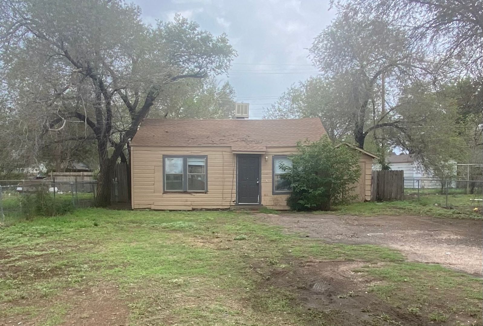 Lubbock House: 2313 25th St