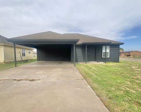 3 Bed 1.5 Bath Rental at 802 Vanda Ave, Lubbock, TX – photo 1