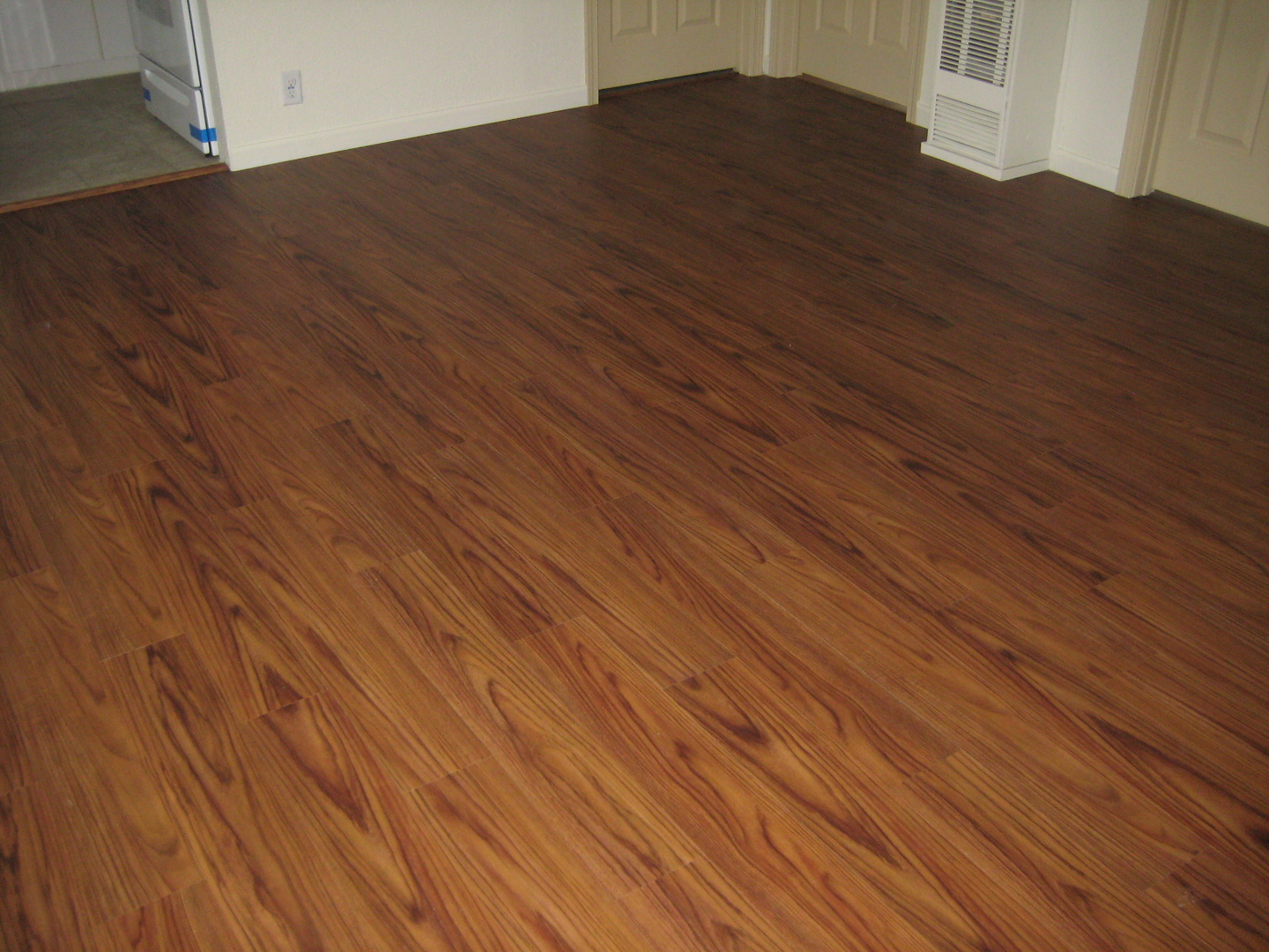 Canyonville Apartment: 121 Long St #2