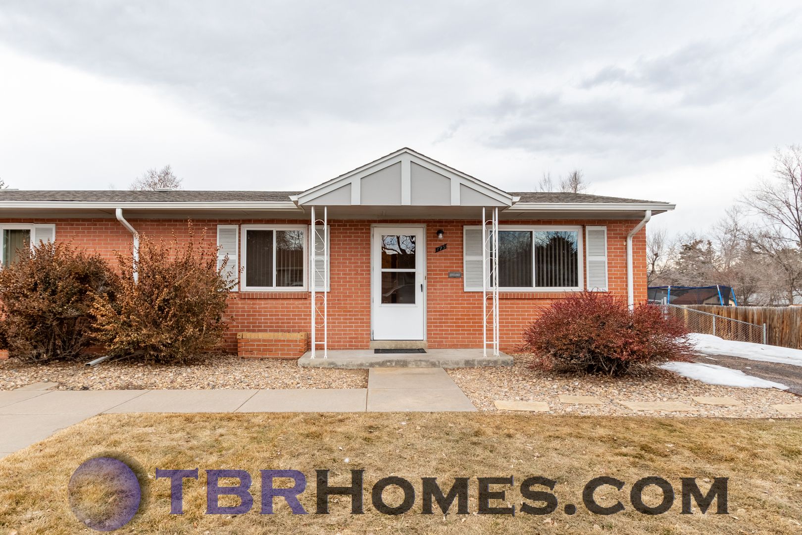 Lakewood House: 175 S Cody St