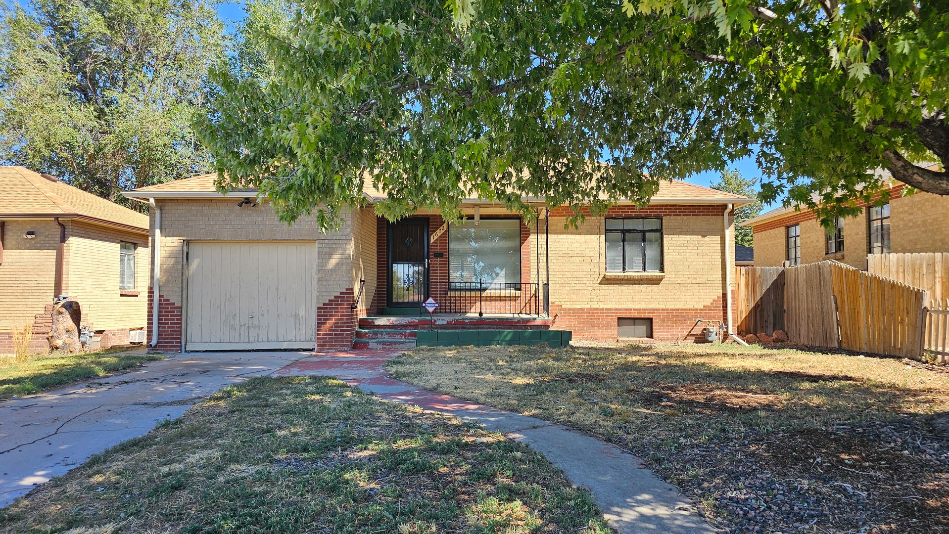Aurora House: 1672 Havana St
