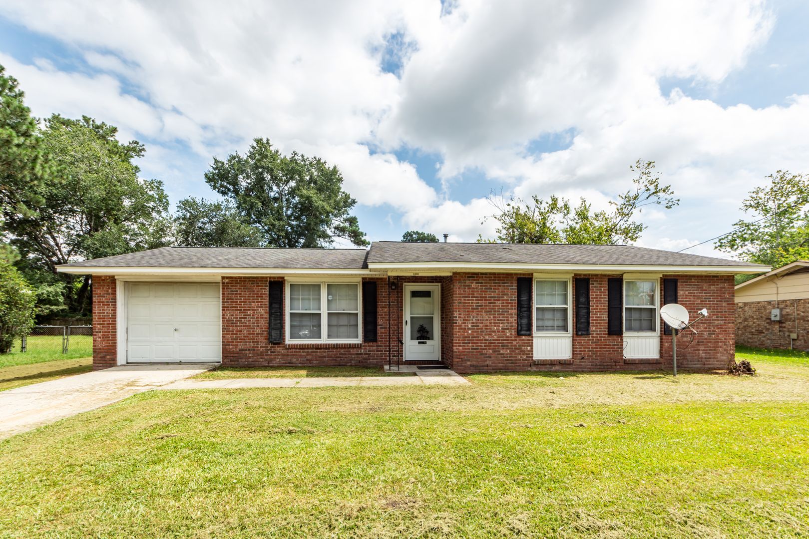 Ladson House: 4446 Farmwood Street