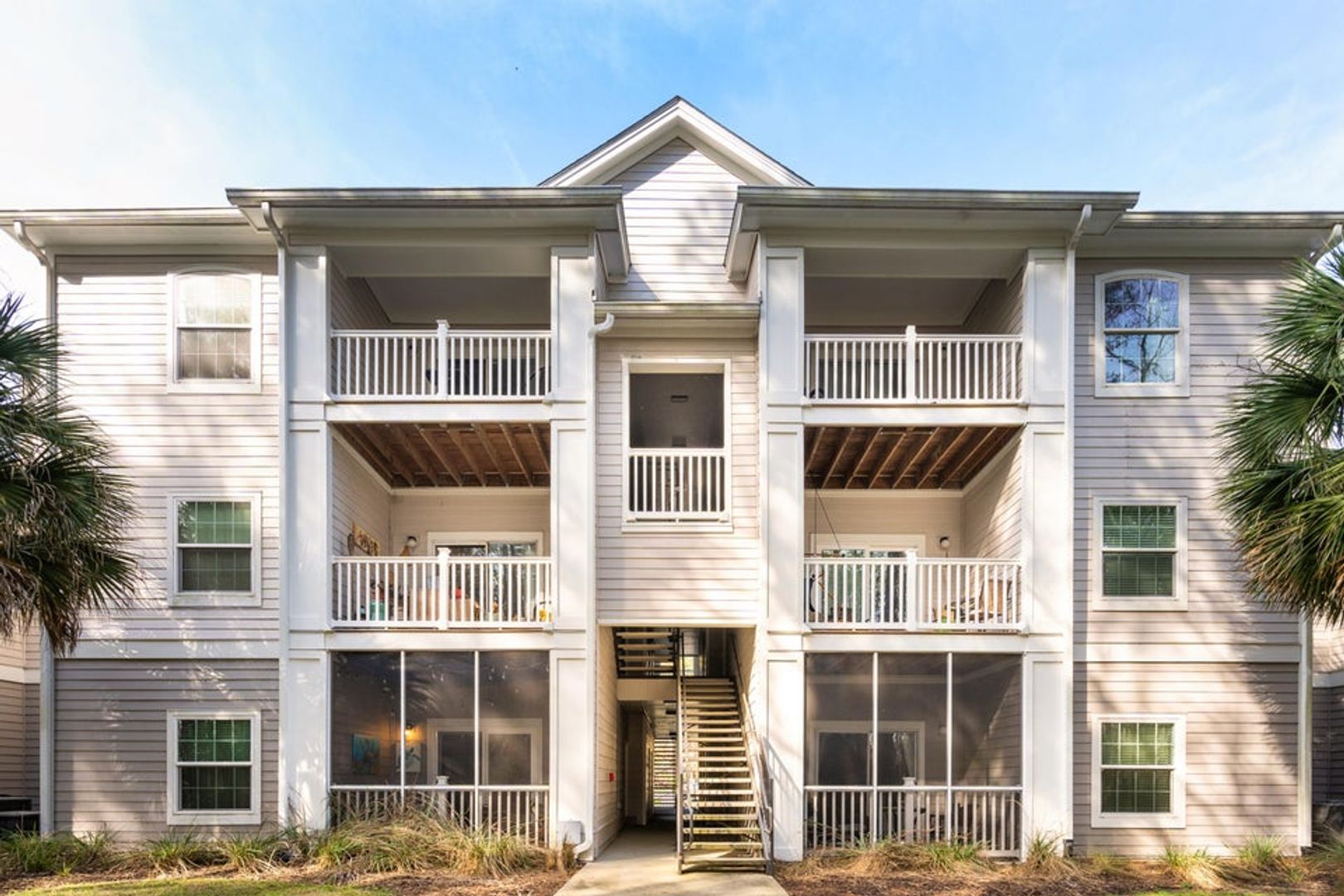 Mt Pleasant House: 1300 Park West Unit 610