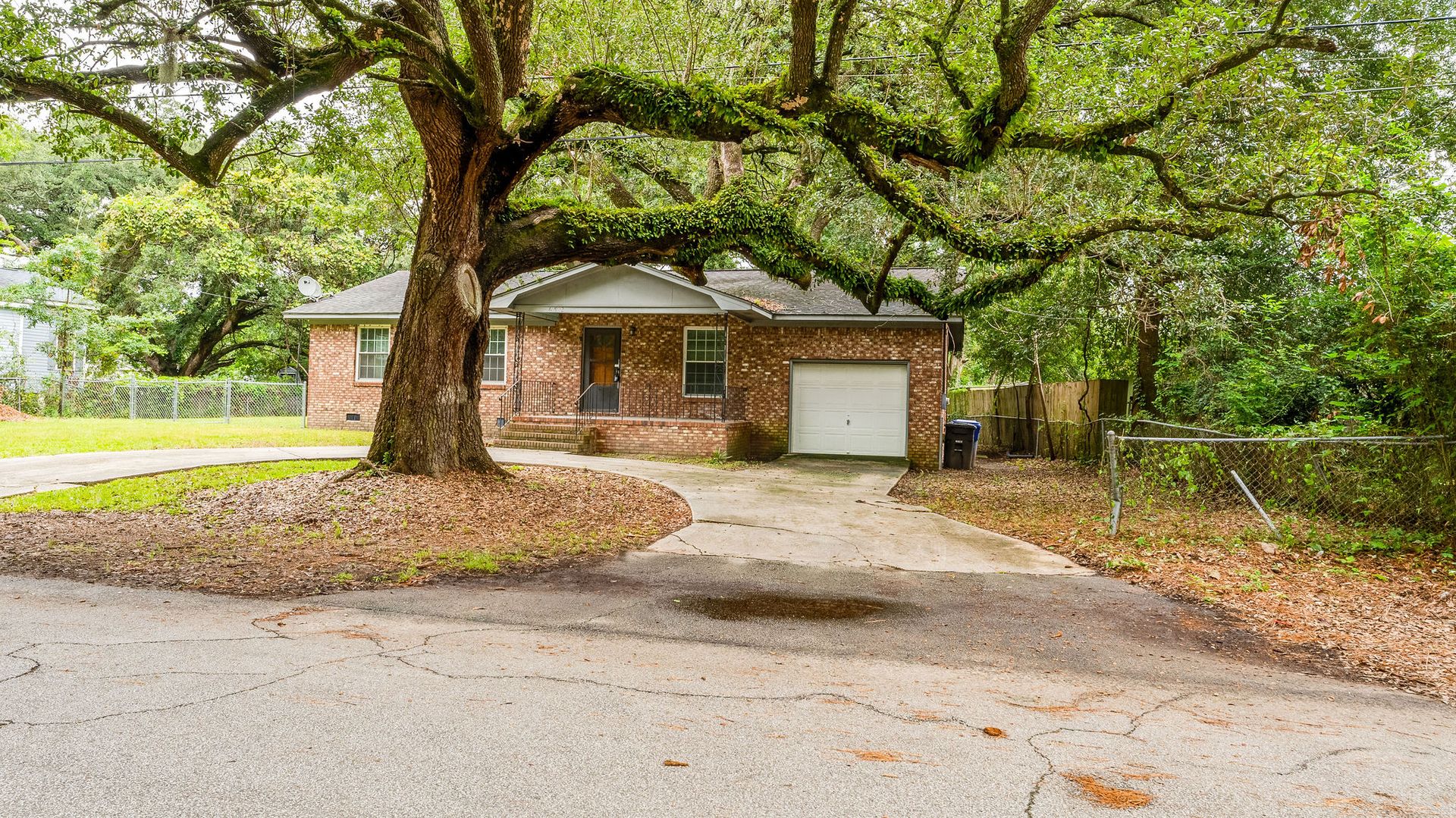 Mount Pleasant House: 692 York Street