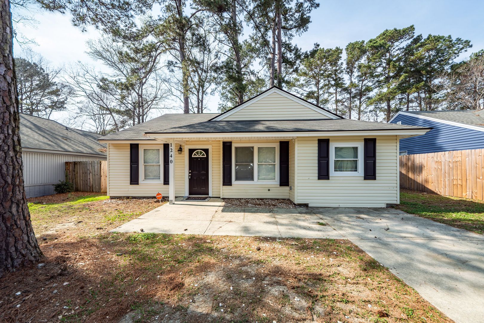 Ladson House: 1240 Maryland Drive