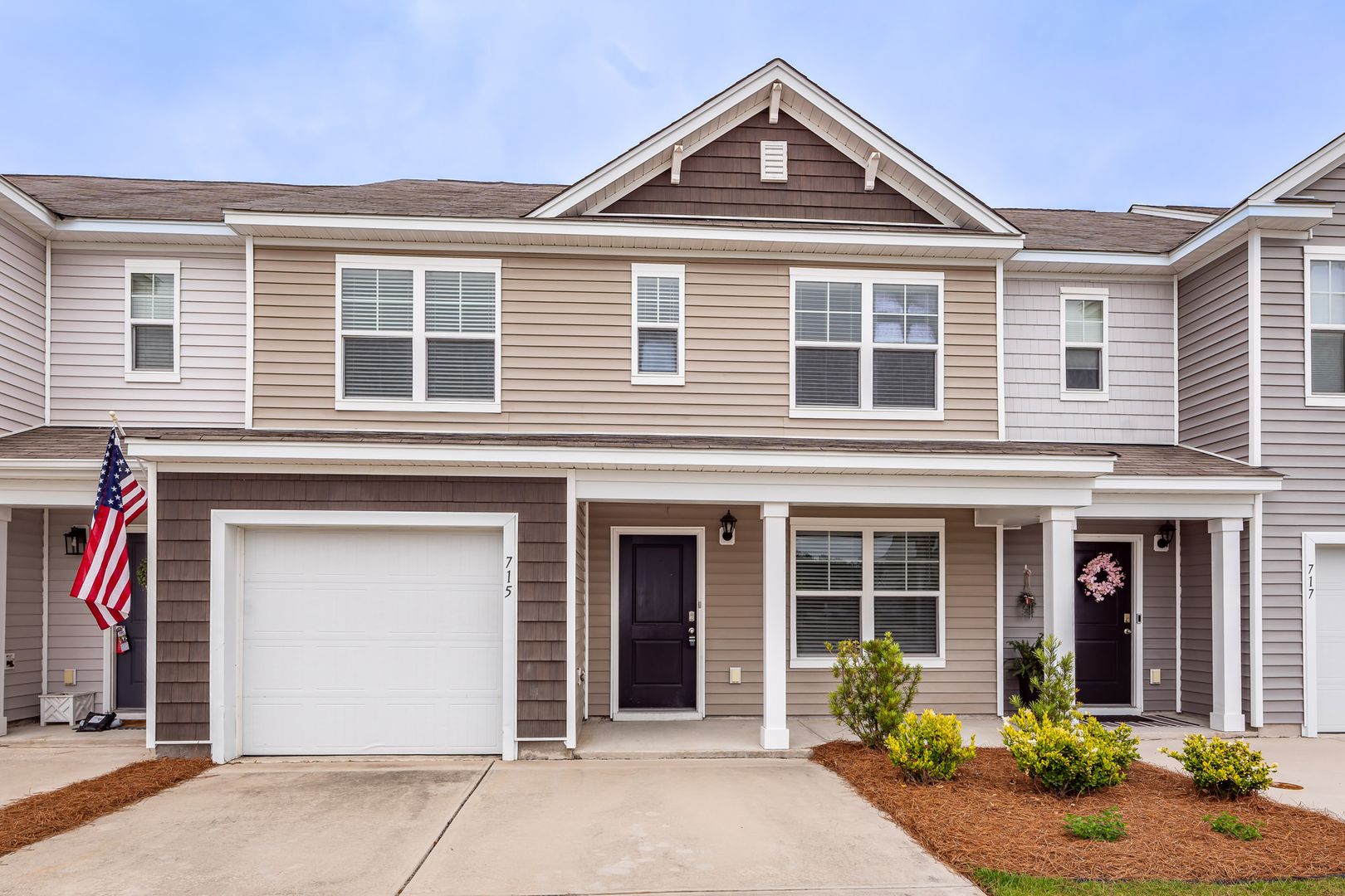 Summerville House: 715 Hilchot Drive