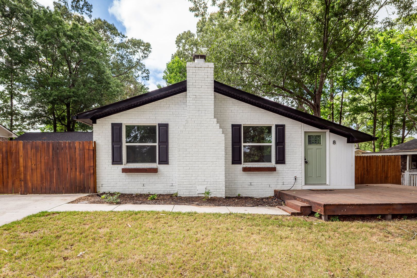 Goose Creek House: 8 Teaneck Rd