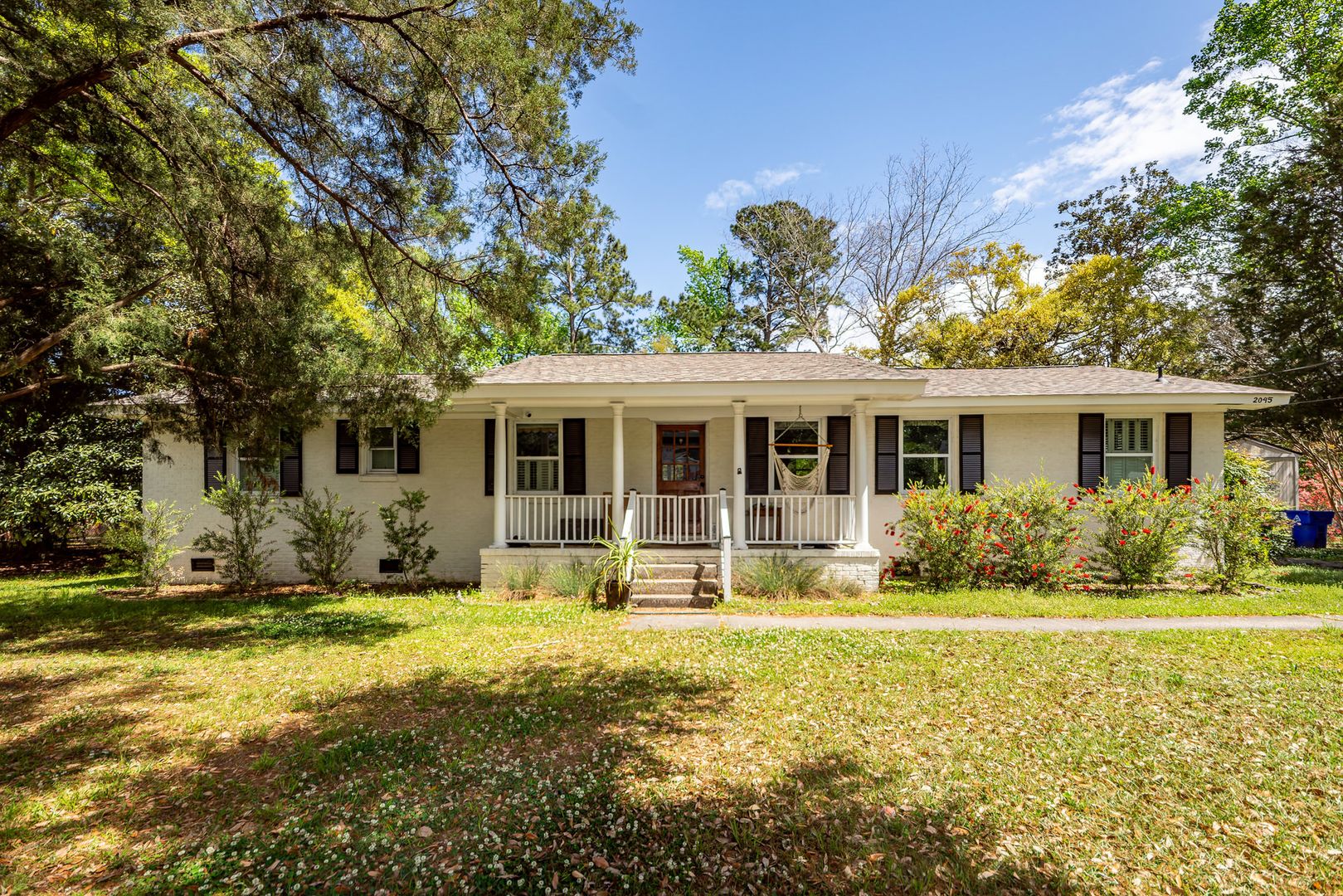 Charleston House: 2045 Lake Avenue