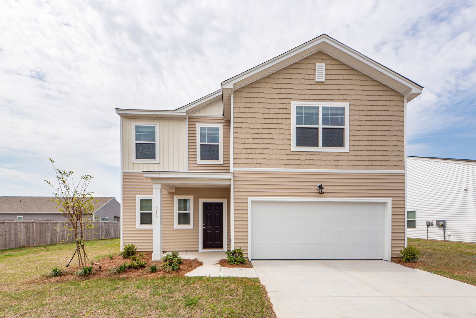 Summerville House: 543 Polaris Way