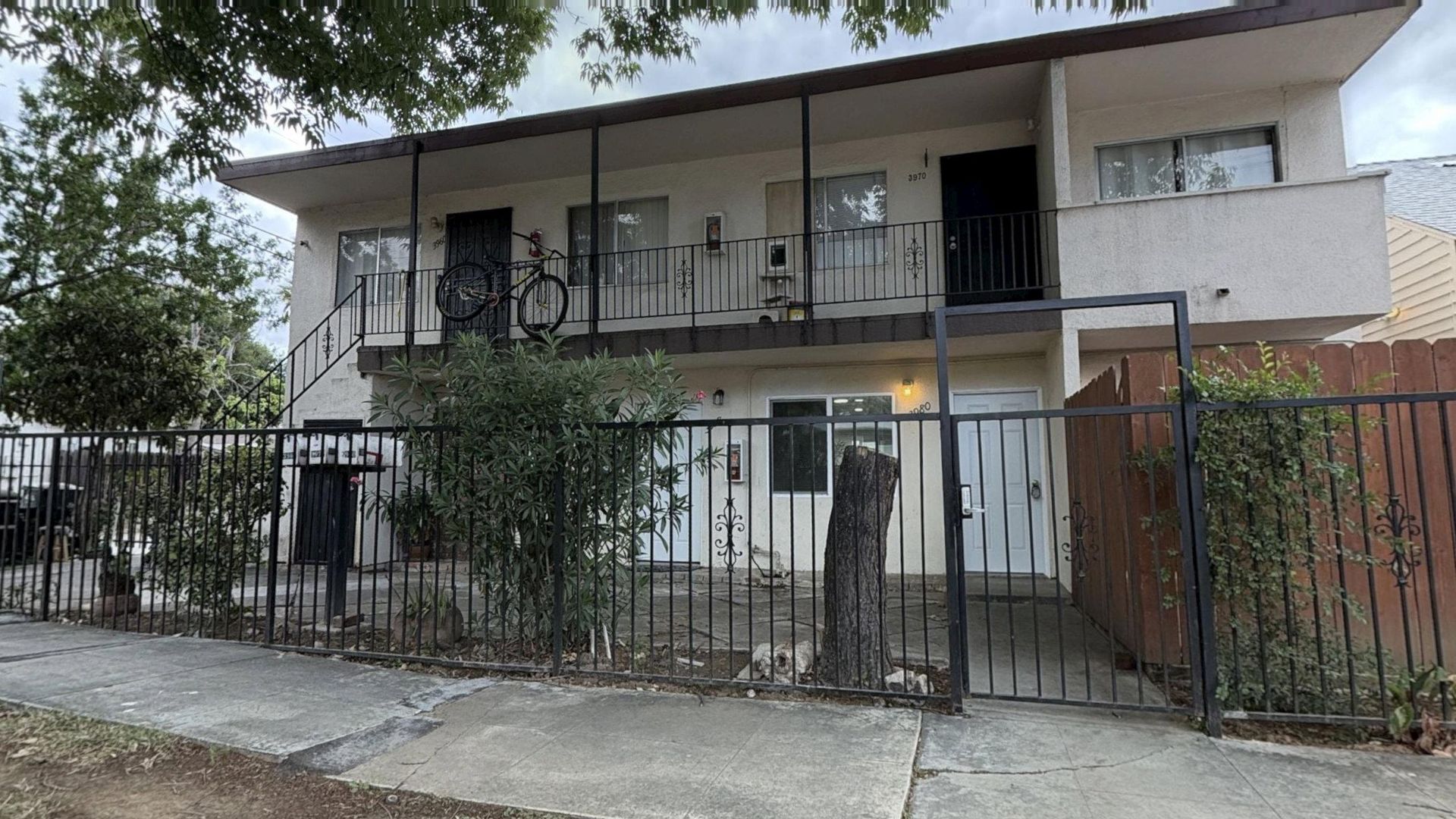 Riverside House: 3980 Cedar St