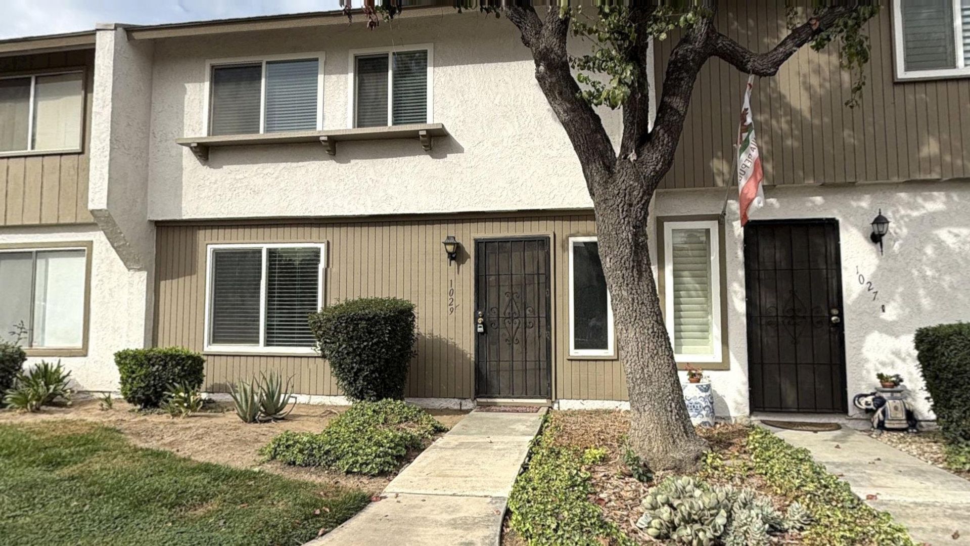 RIVERSIDE Townhome: 1029 CLARK ST