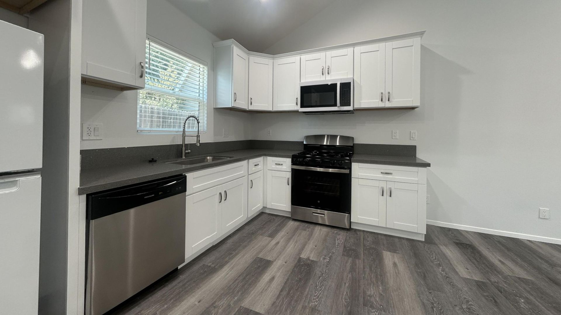 Redlands Apartment: 1005 E. Colton Ave.
