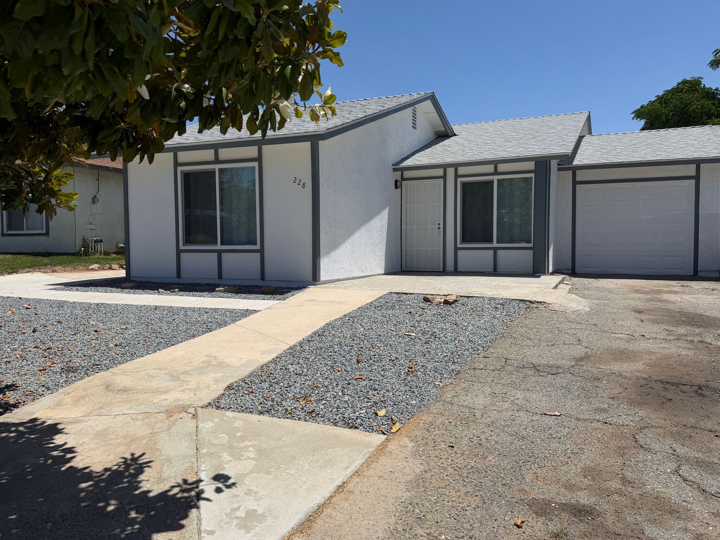 Banning House: 228 Janan ct