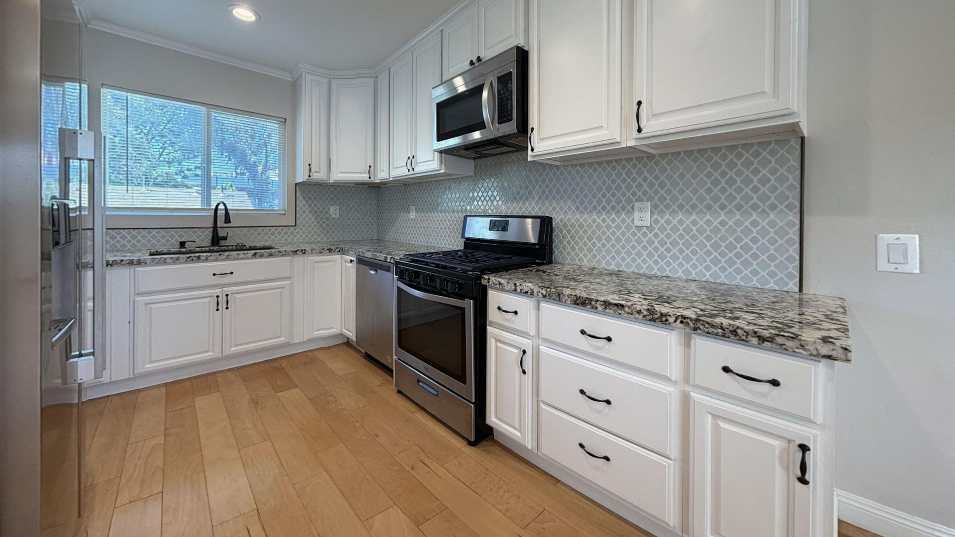 Loma Linda Apartment: 25461 Cole Street