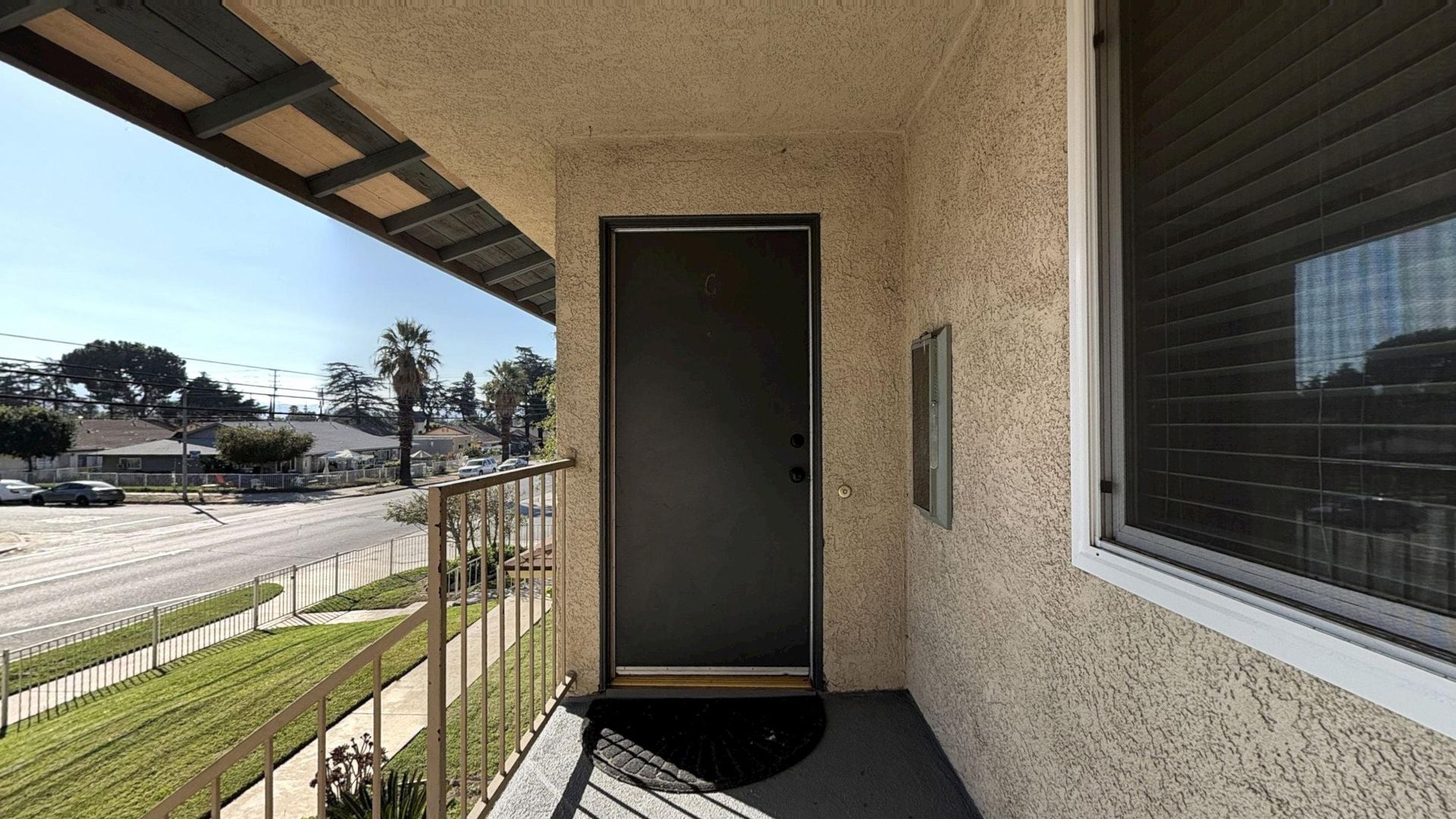 Redlands Apartment: 511 E Brockton Avenue