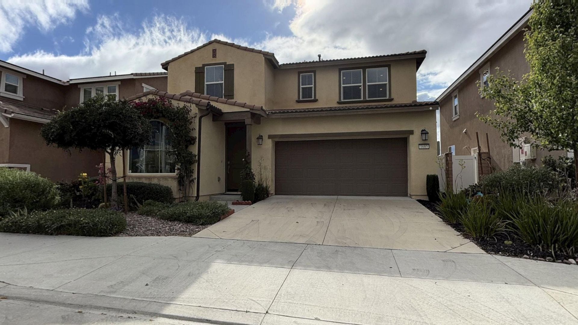 Redlands House: 1685 Camellia Ln