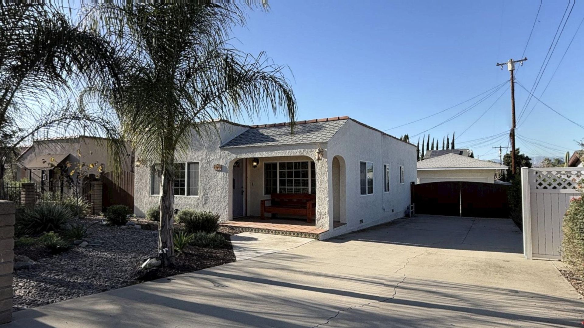 Redlands House: 1054 W Clifton Ave