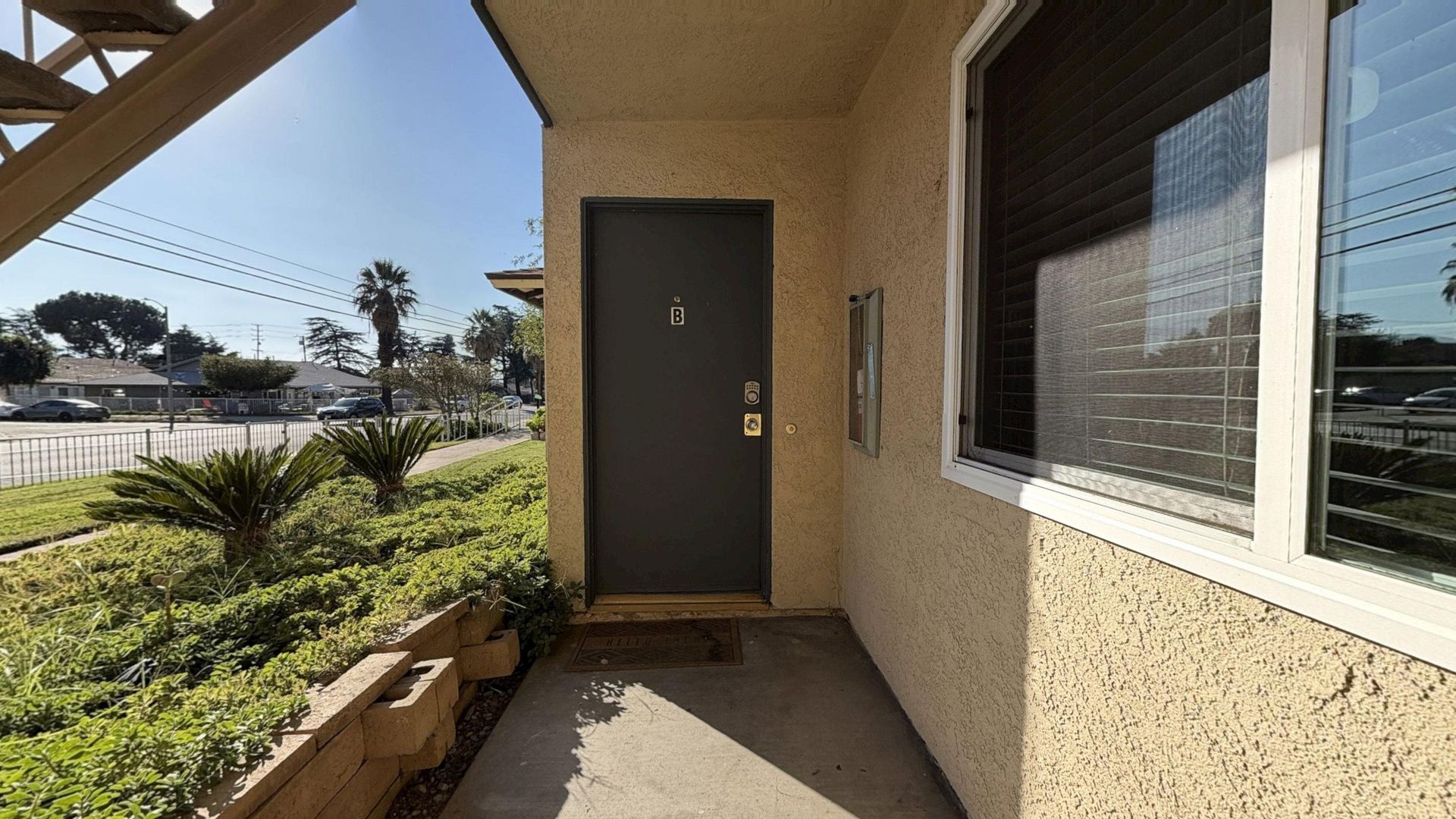 Redlands Apartment: 511 E Brockton Avenue