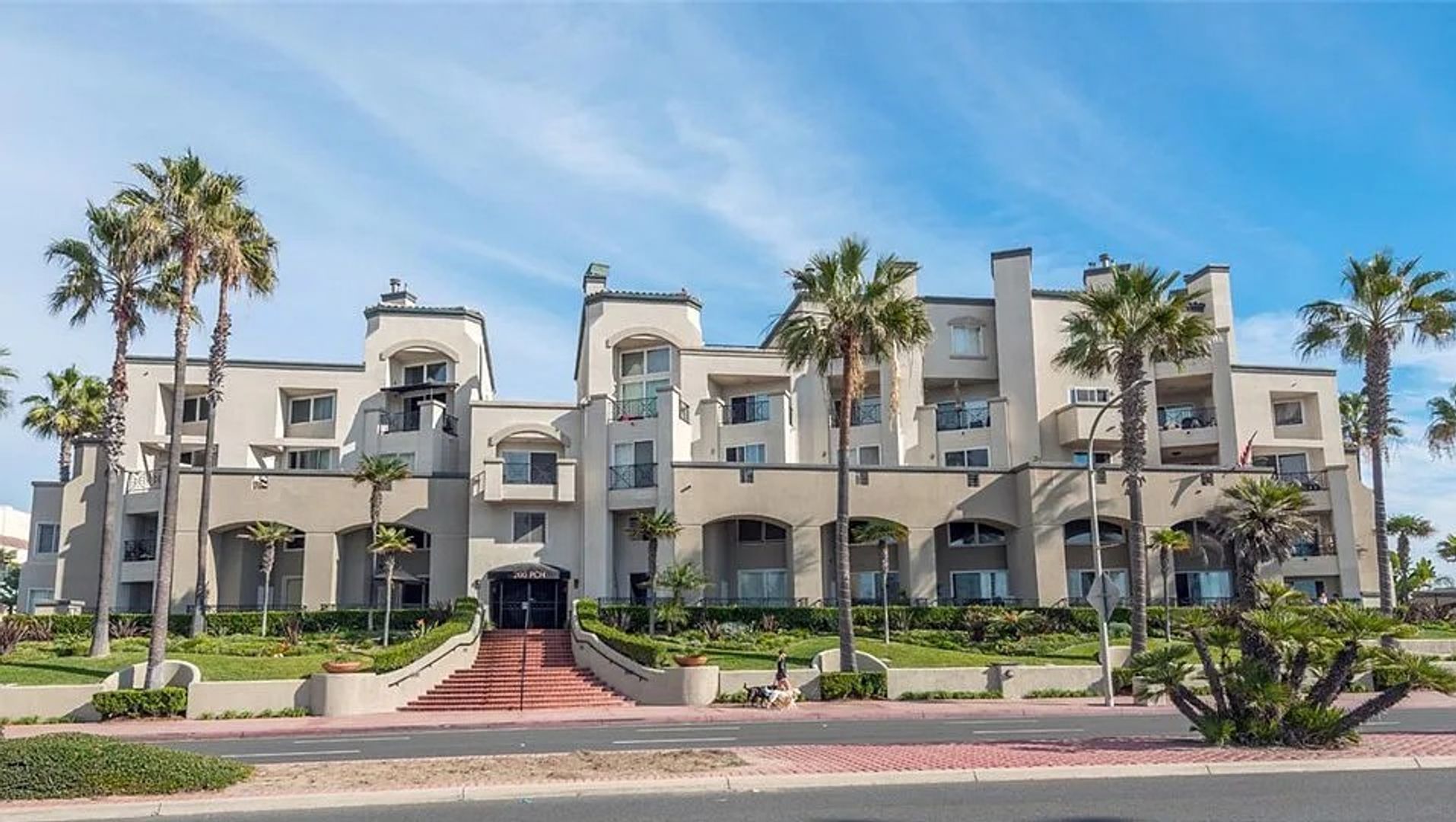 Huntington Beach Condo: 200 Pacific Coast Hwy