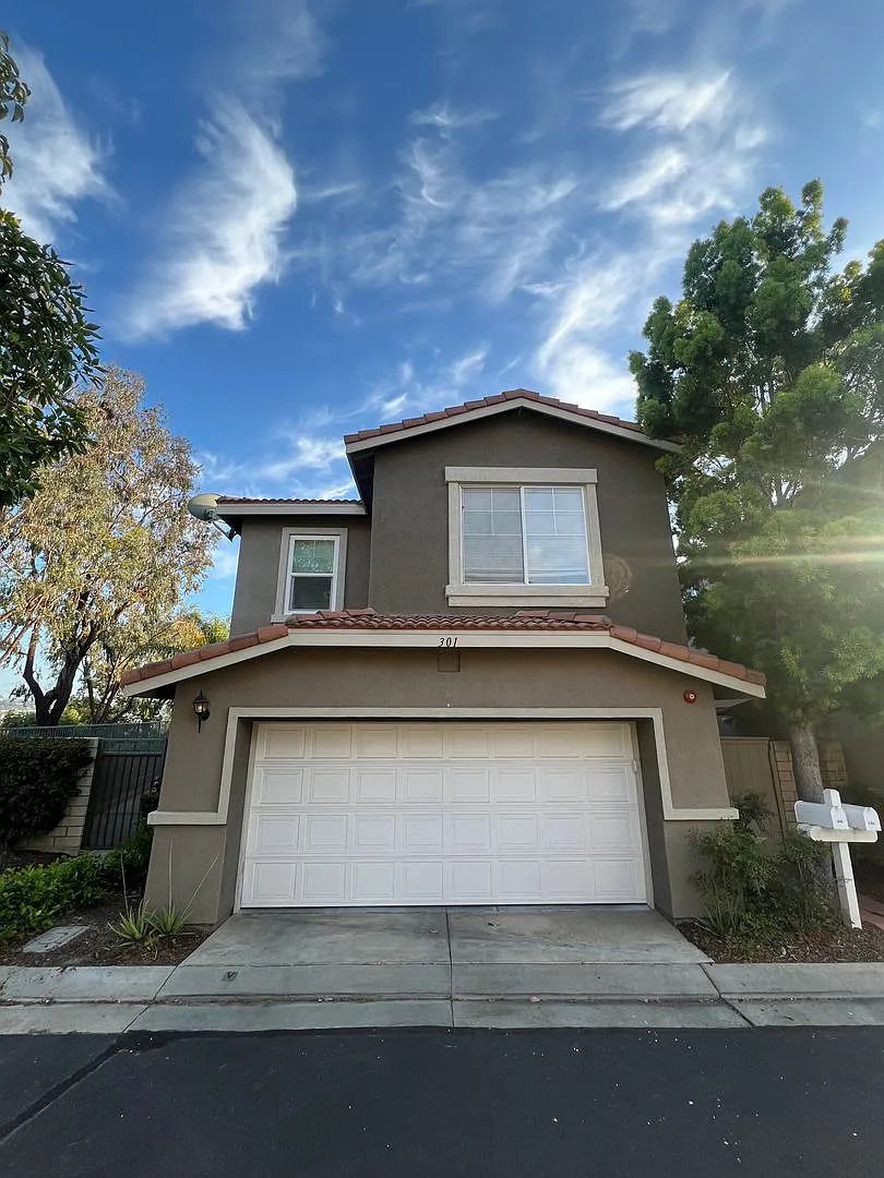 Placentia House: 301 Navarette Pl.