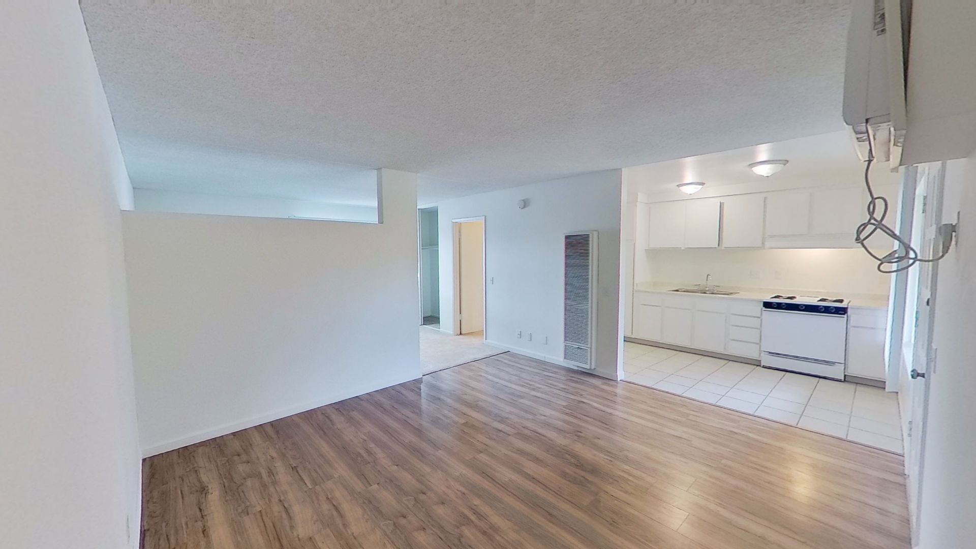 Santa Ana Apartment: 547 N. Tustin Ave