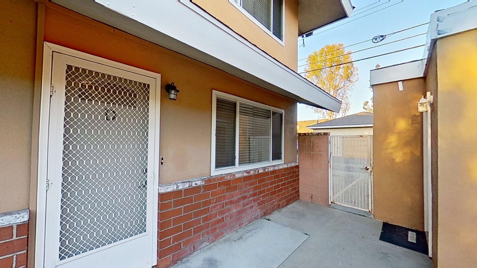 Garden Grove Apartment: 12072 Bailey St