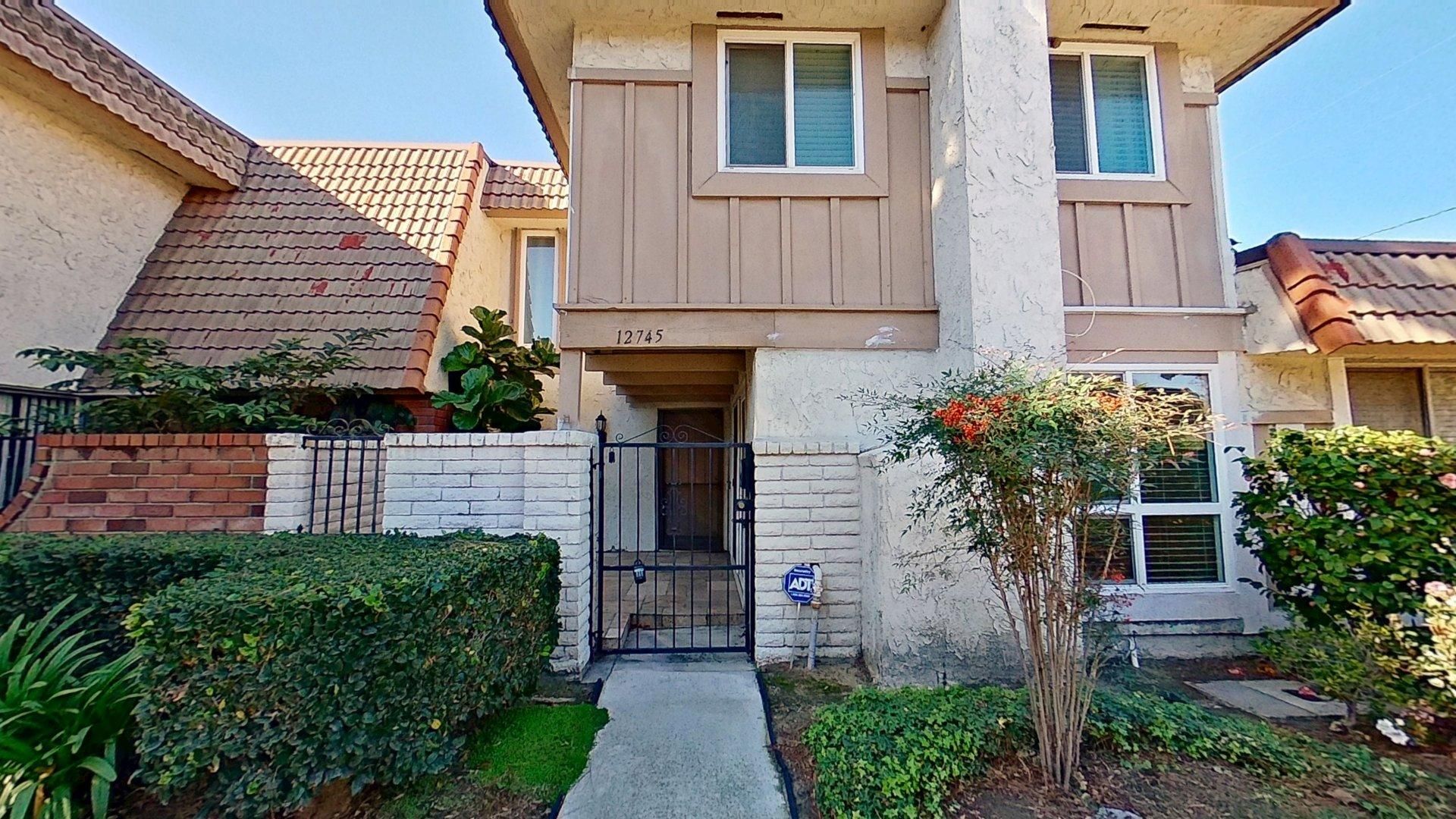 Garden Grove House: 12745 Newhope St