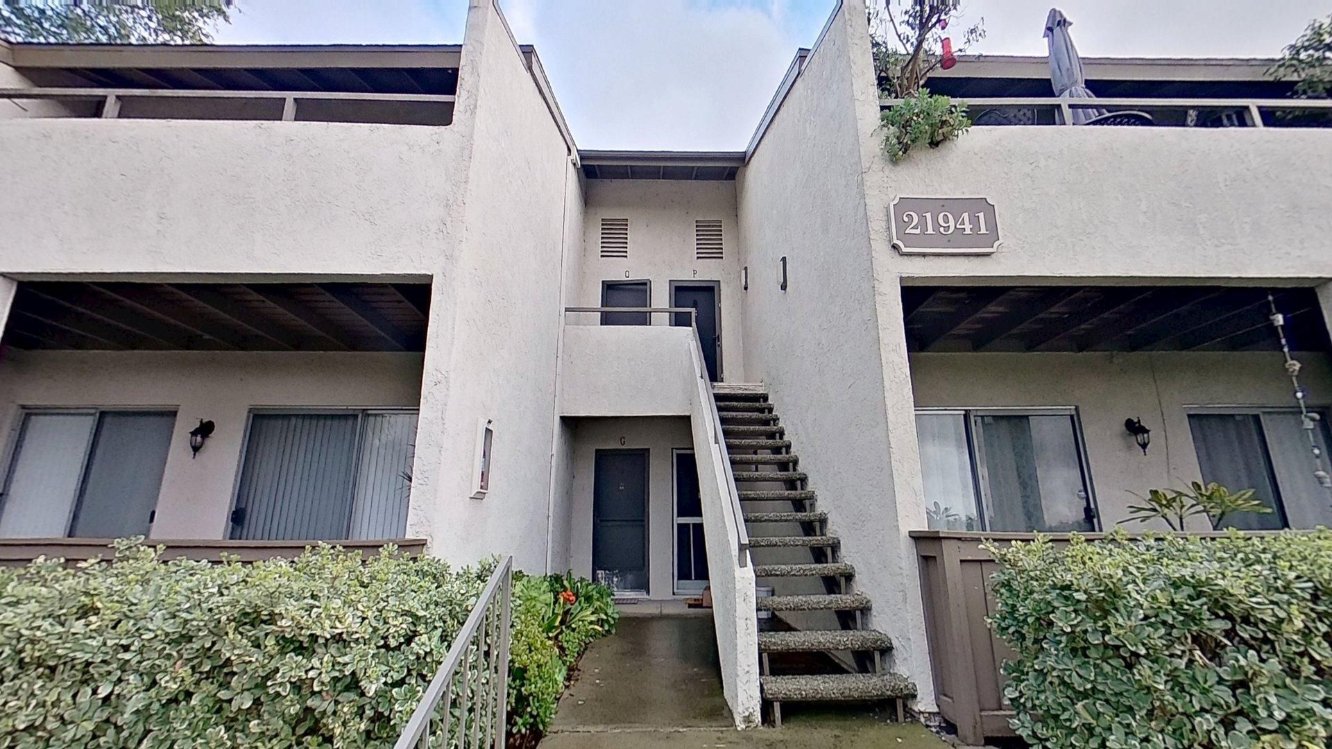 Lake Forest House: 21941 Rimhurst #Q